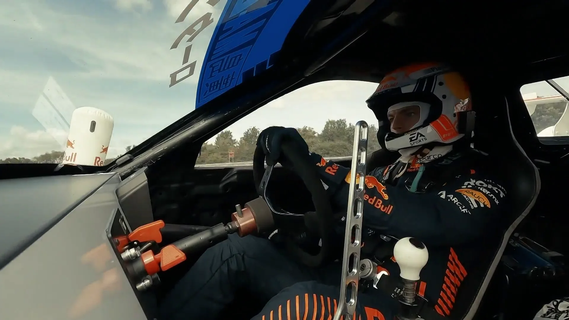 Max Verstappen cambia la F1 por los derrapes del 'drifting' 