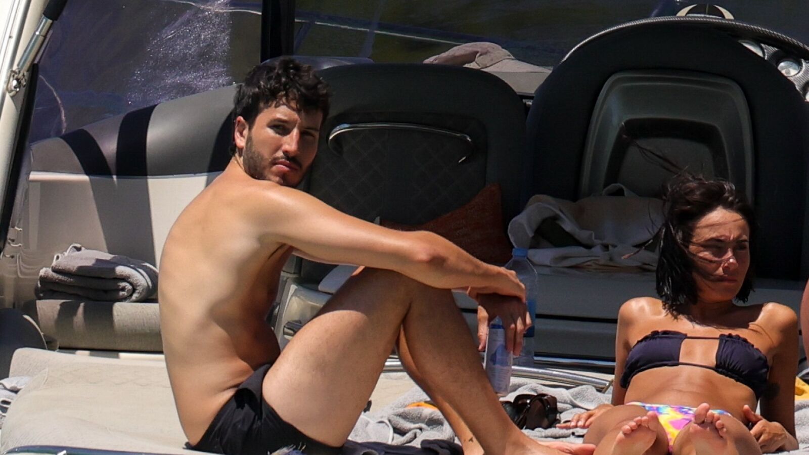 La cara de circunstancia de Aitana cuando le preguntan por su beso con Sebastián Yatra