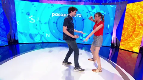 El plantón de Roberto Leal a Fer: ¡sólo Abril Zamora le acompaña con ‘Footloose’! El plantón de Roberto Leal a Fer: ¡sólo Abril Zamora le acompaña con ‘Footloose’!
