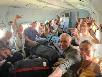 Españoles evacuados de la zona conflictiva Españoles evacuados de la zona conflictiva