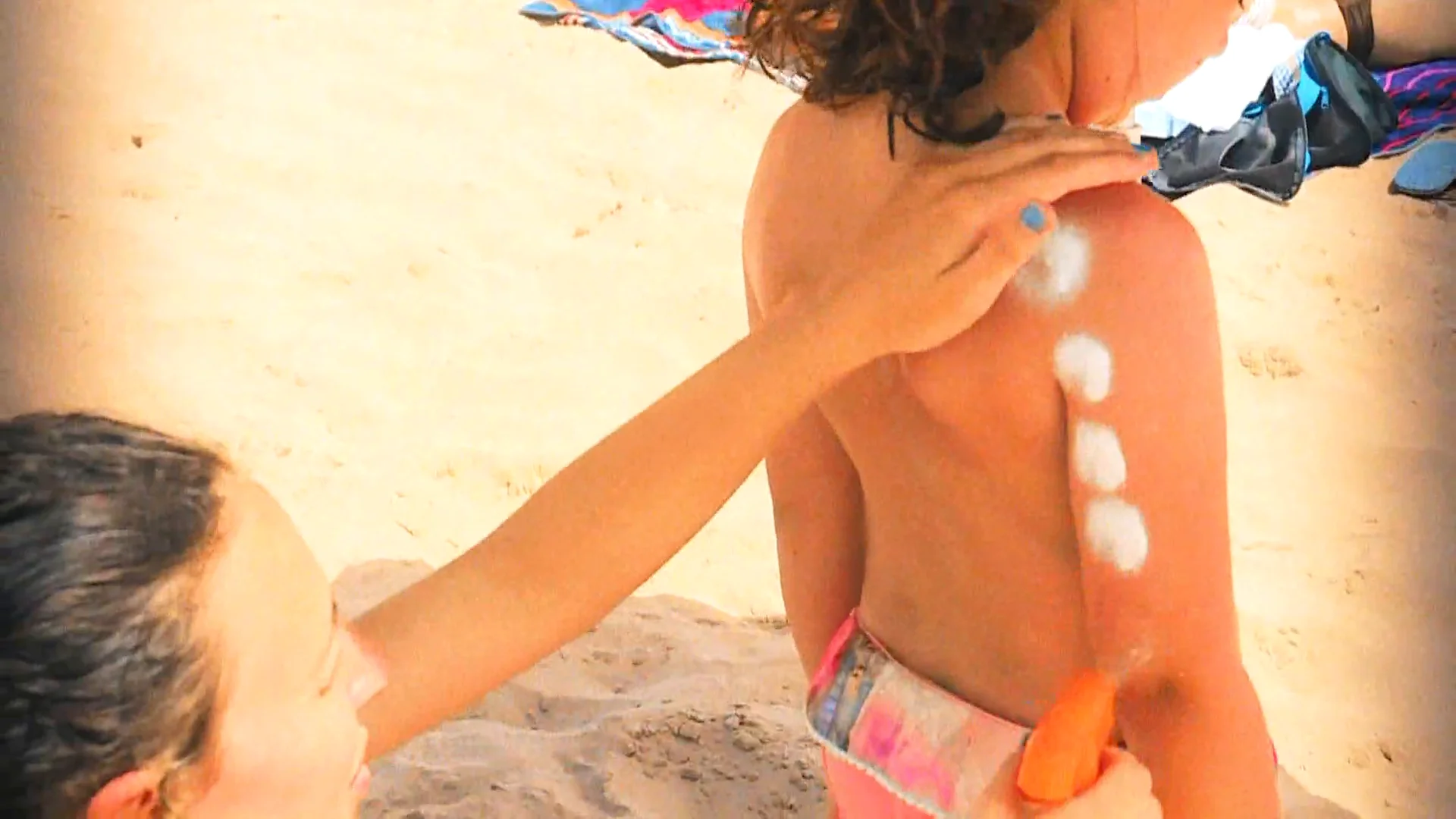 Desmontamos los mitos de los 'negacionistas' de la crema solar: la importancia de protegerse frente al sol Desmontamos los mitos de los 'negacionistas' de la crema solar: la importancia de protegerse frente al sol