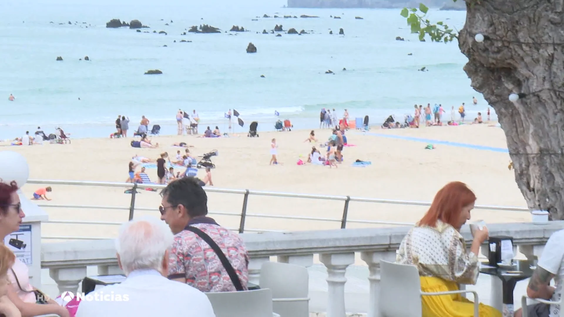 Noja, la localidad c&aacute;ntabra que que pasa de 2.700 vecinos a 100.000 en verano