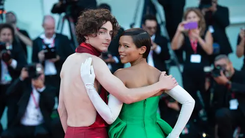 Taylor Russell y Timothée Chalamet