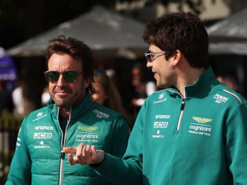Fernando Alonso y Lance Stroll, compañeros de equipo en Aston Martin