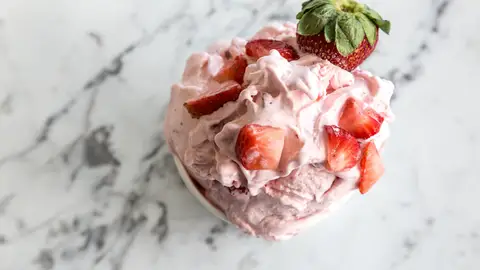Helado de mascarpone y fresas Helado de mascarpone y fresas