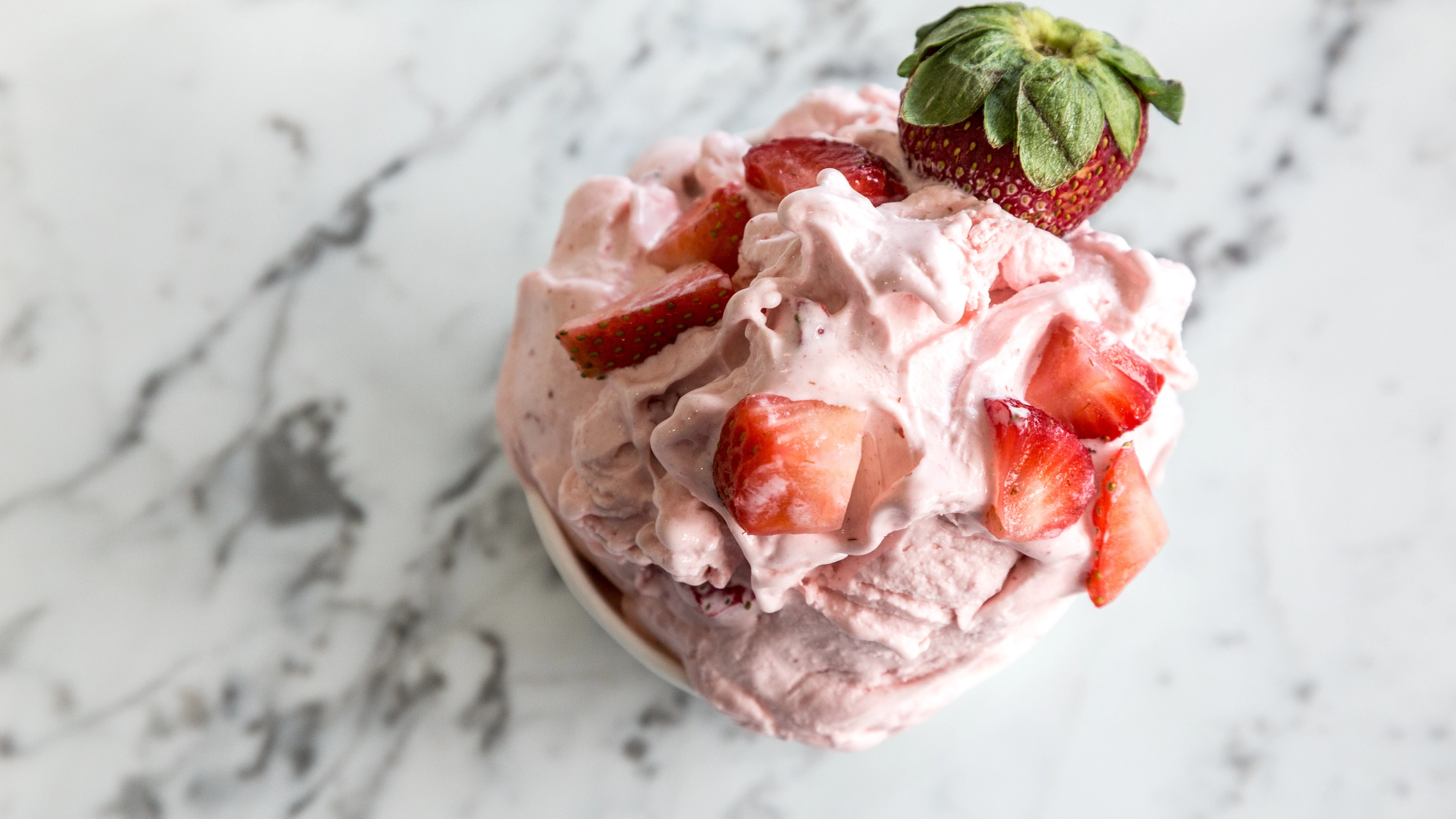 Helado de mascarpone y fresas