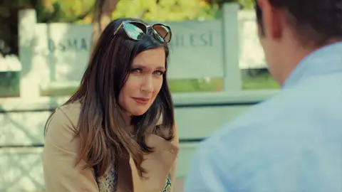 Ender, destrozada tras un nuevo enfrentamiento con Erim, pero un poco más cerca de Yiğit Ender, destrozada tras un nuevo enfrentamiento con Erim, pero un poco más cerca de Yiğit