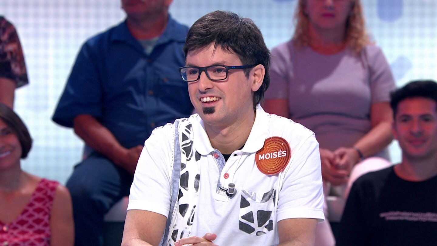 ¿Nuevo presentador de ‘Pasapalabra’? La desternillante imitación de Moisés a Roberto Leal 