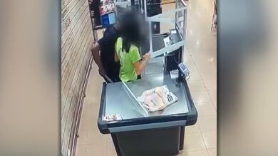 Amenaza con un cuchillo a la cajera de un supermercado en Lleida