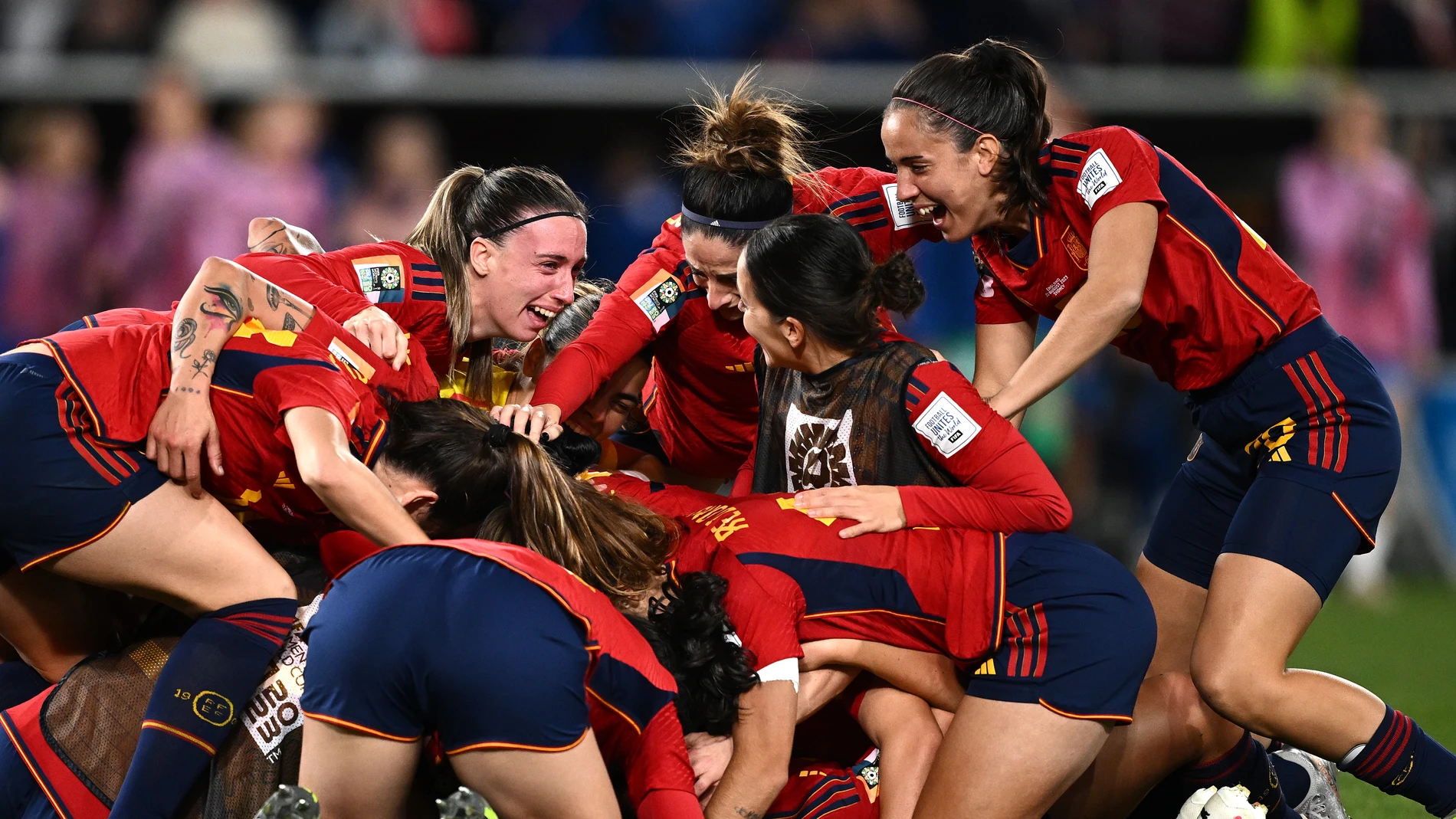 Las jugadoras españolas celebran el título mundial ante Inglaterra