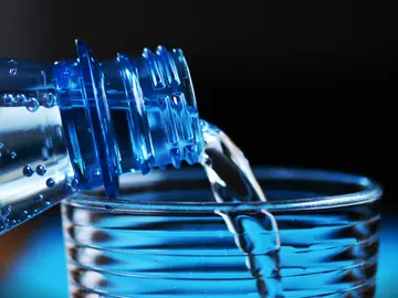 Agua embotellada Agua embotellada