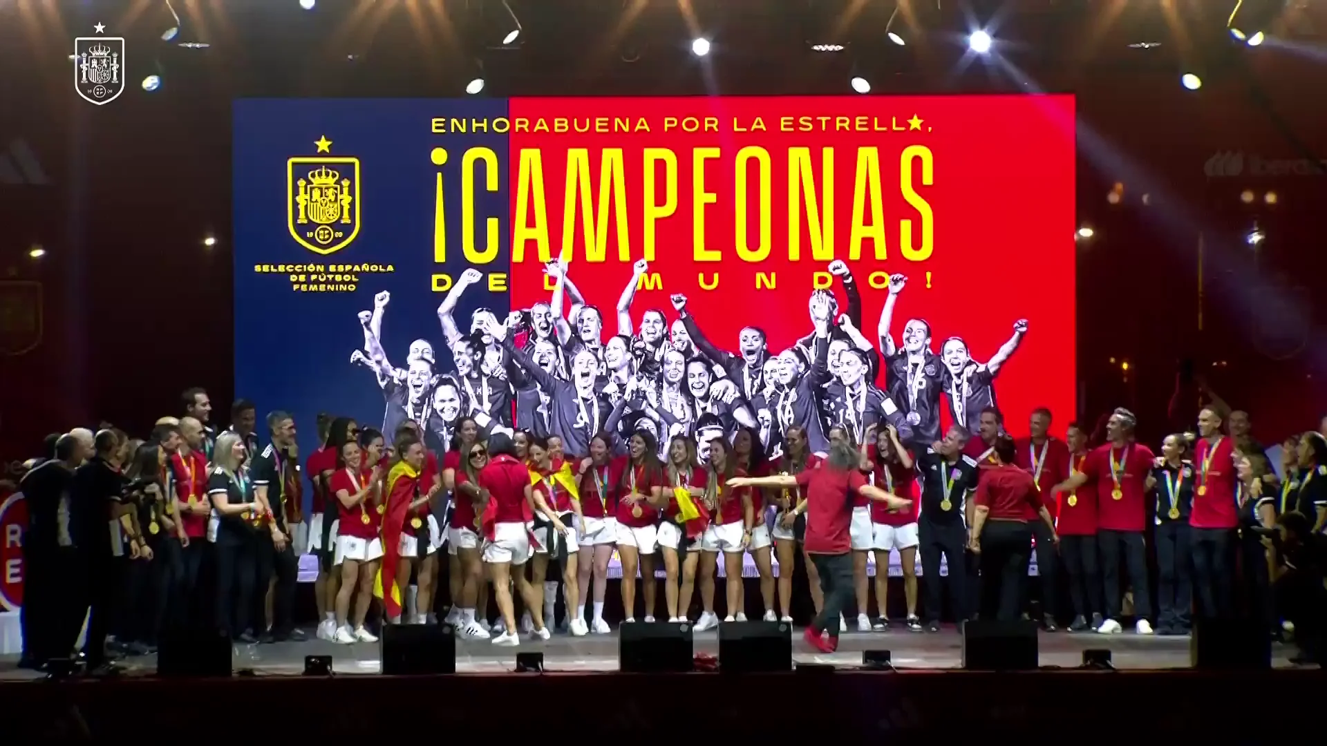 La selección femenina de fútbol celebra su título mundialista en la explanada de Puente del Rey (Madrid Río) La selección femenina de fútbol celebra su título mundialista en la explanada de Puente del Rey (Madrid Río)