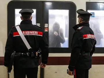 Agentes de los carabinieri Agentes de los carabinieri