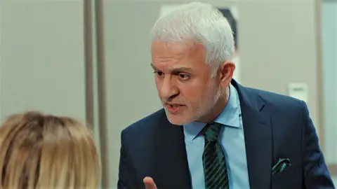 Tremenda bronca de Halit a Yildiz: “¡Deja de mentirme!” Tremenda bronca de Halit a Yildiz: “¡Deja de mentirme!”