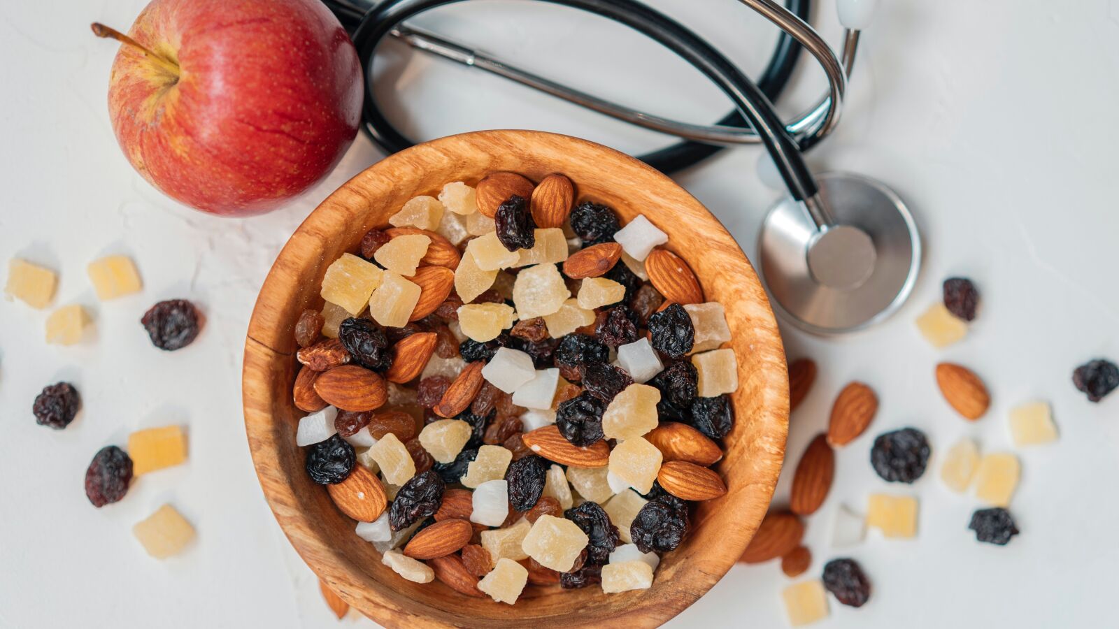 Snacks ligeros para llevar a la oficina que puedes hacer en casa