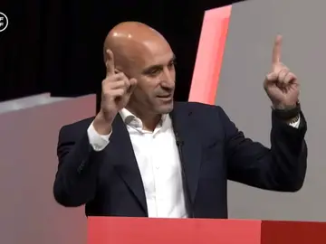 Luis Rubiales ante la Asamblea de la RFEF Luis Rubiales ante la Asamblea de la RFEF