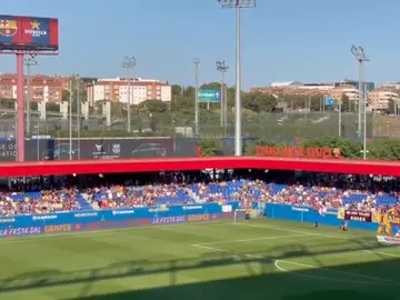 Miles de personas piden la dimisión de Rubiales en el Joan Gamper femenino: "¡Vete ya!" Miles de personas piden la dimisión de Rubiales en el Joan Gamper femenino: "¡Vete ya!"