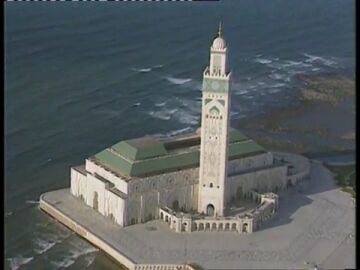 Efemérides de hoy 30 de agosto de 2023: Inauguración de la Mezquita Hassan II en Casablanca