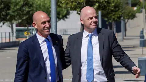 Luis Rubiales y Gianni Infantino Luis Rubiales y Gianni Infantino