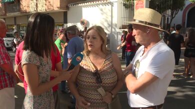 Los vecinos de Motril se concentran a favor de Luis Rubiales: 
