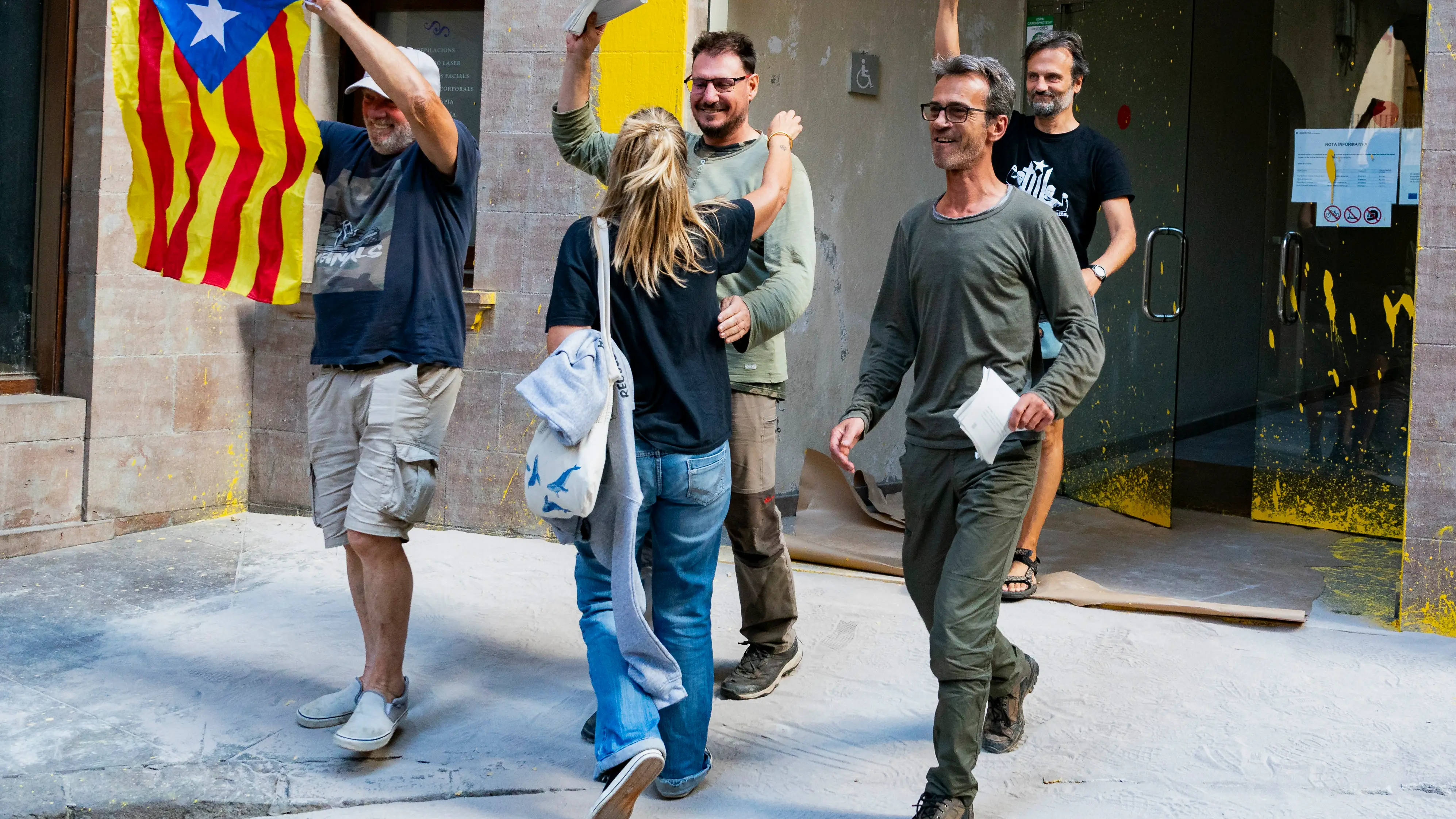Libertad provisional para los cuatro detenidos por intentar boicotear La Vuelta Ciclista en Cataluña Libertad provisional para los cuatro detenidos por intentar boicotear La Vuelta Ciclista en Cataluña
