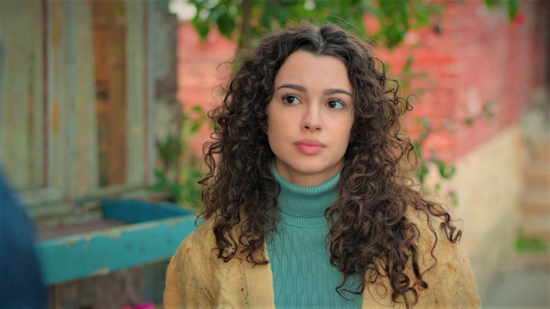 &iexcl;Asiye descubre que el abrigo que le regal&oacute; G&ouml;n&uuml;l era de Afra! &iquest;c&oacute;mo se lo tomar&aacute; Orhan cuando lo descubra?