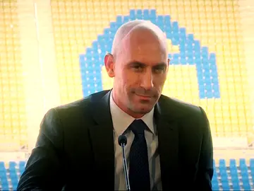 Miguel Lago es uno de los denunciados por Luis Rubiales por un monólogo que no le gustó: "Me pide 50.000 euros" Miguel Lago es uno de los denunciados por Luis Rubiales por un monólogo que no le gustó: "Me pide 50.000 euros"