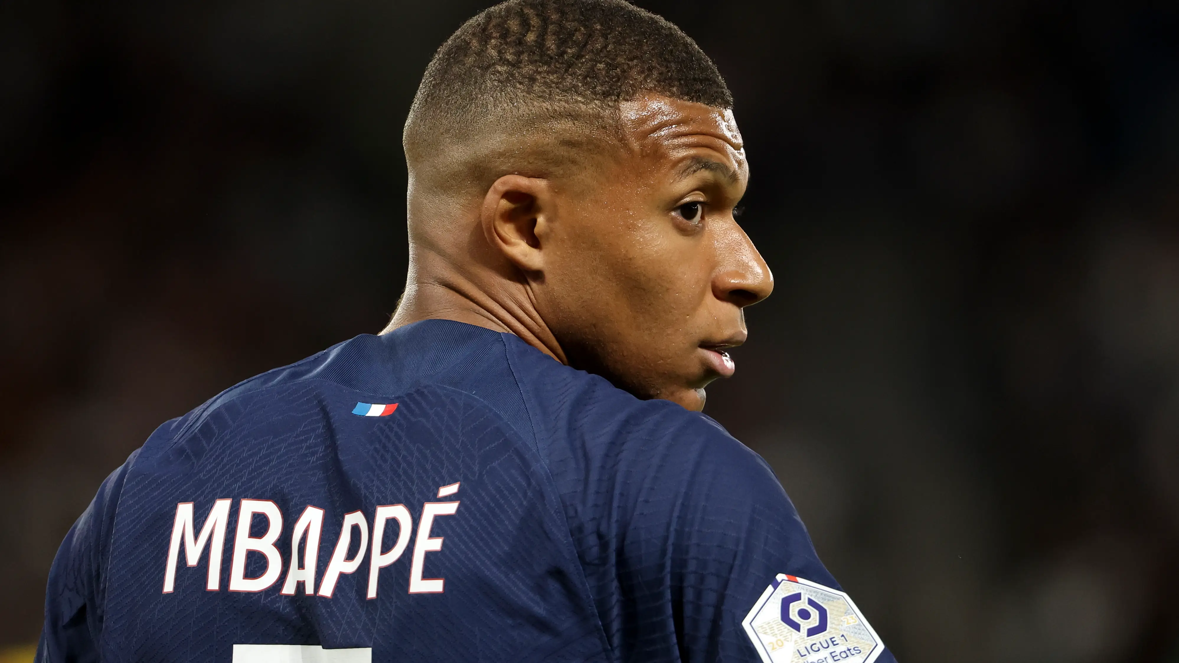 Kylian Mbapp&eacute; durante su partido contra el Lens