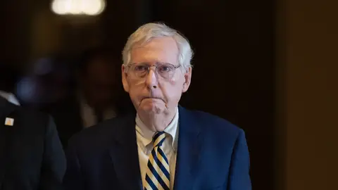 Mitch McConnell paralizado