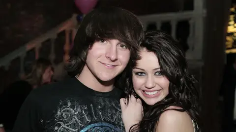Mitchel Musso y Miley Cyrus en la época de 'Hannah Montana' Mitchel Musso y Miley Cyrus en la época de 'Hannah Montana'