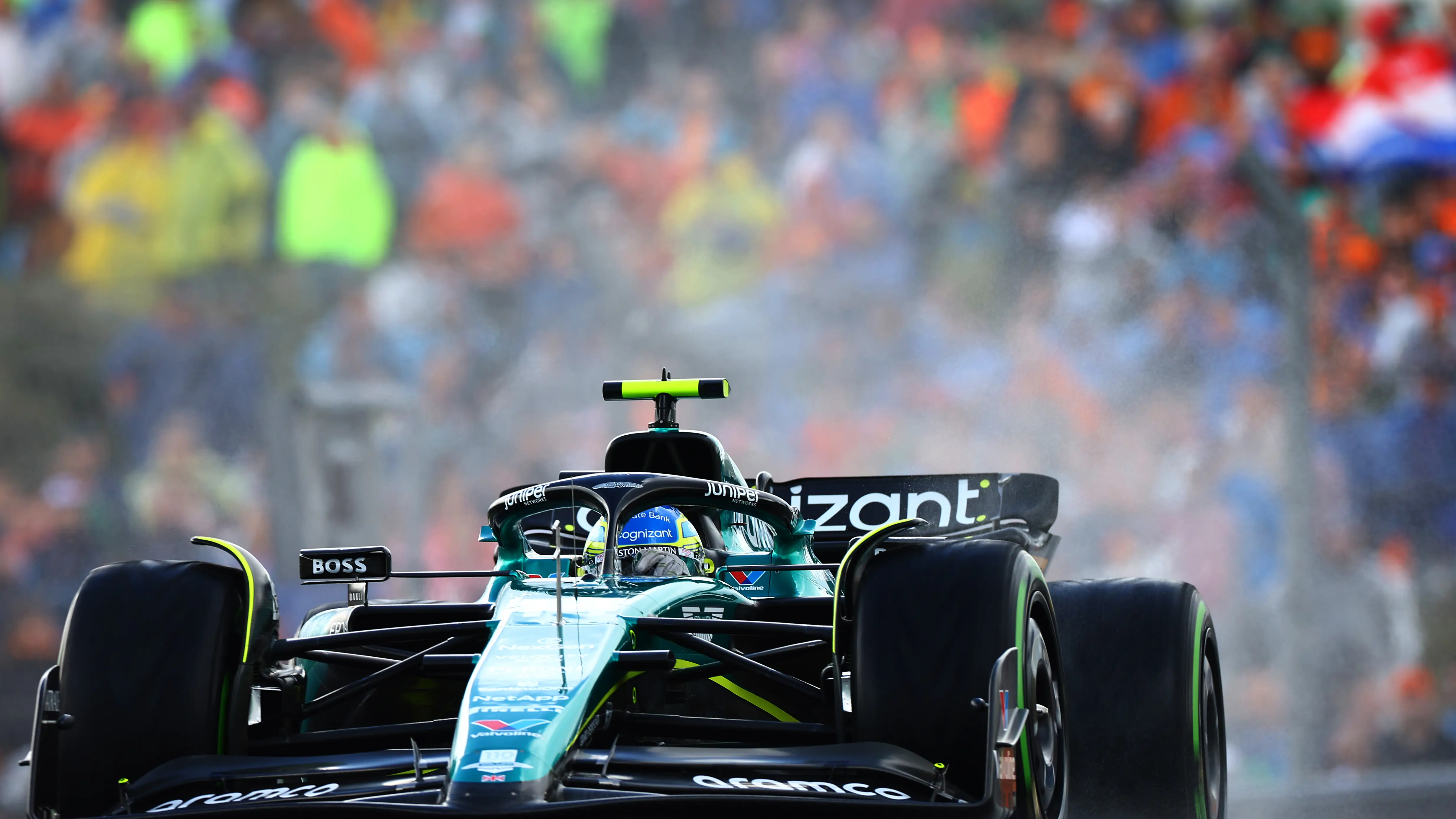 Fernando Alonso, a bordo del Aston Martin Fernando Alonso, a bordo del Aston Martin