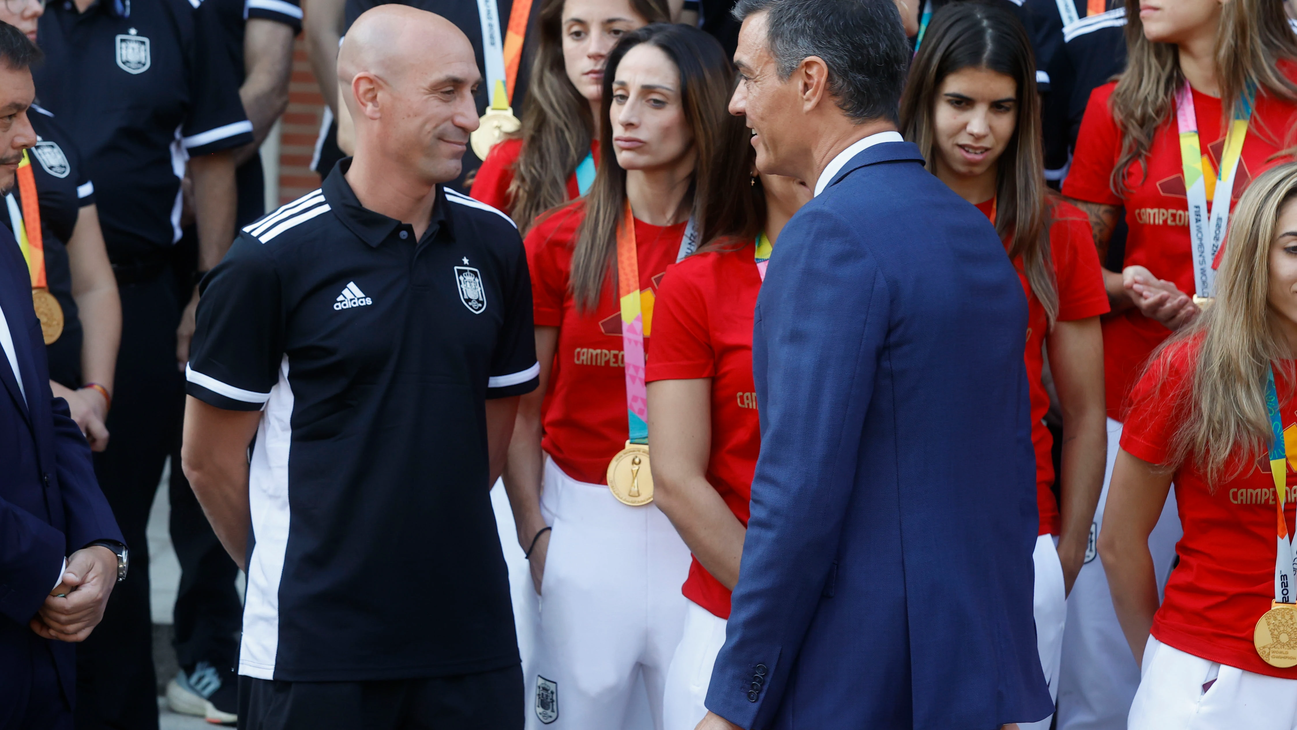 Imagen de archivo del presidente del Gobierno en funciones, Pedro Sánchez (d), y del presidente suspendido de la Federación Española de Fútbol (RFEF), Luis Rubiales Imagen de archivo del presidente del Gobierno en funciones, Pedro Sánchez (d), y del presidente suspendido de la Federación Española de Fútbol (RFEF), Luis Rubiales