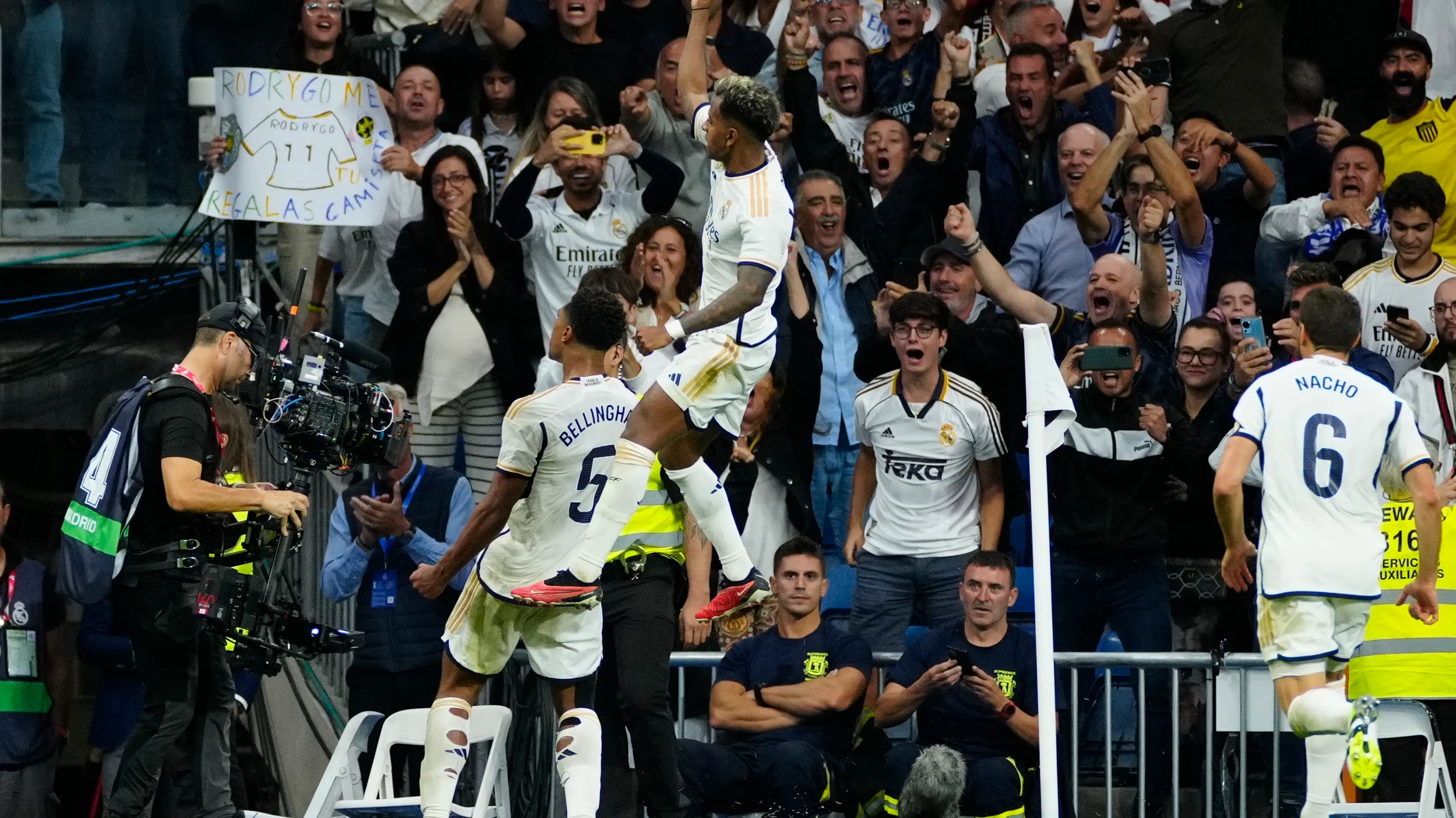 Bellingham y Rodrygo celebran el 2-1 del primero ante el Getafe en el minuto 95 Bellingham y Rodrygo celebran el 2-1 del primero ante el Getafe en el minuto 95