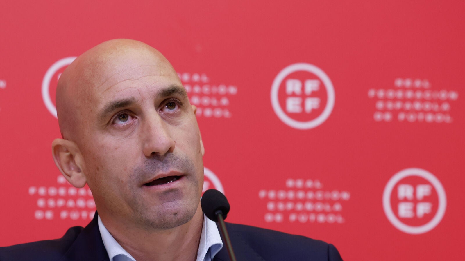 La FIFA sentencia a Rubiales por su 
