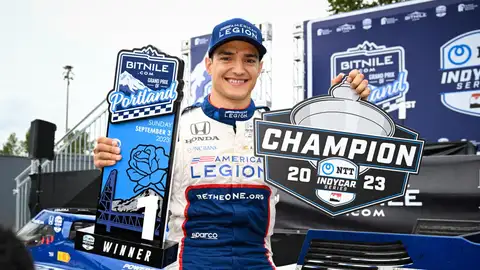 Álex Palou tras proclamarse de nuevo campeón de la IndyCar