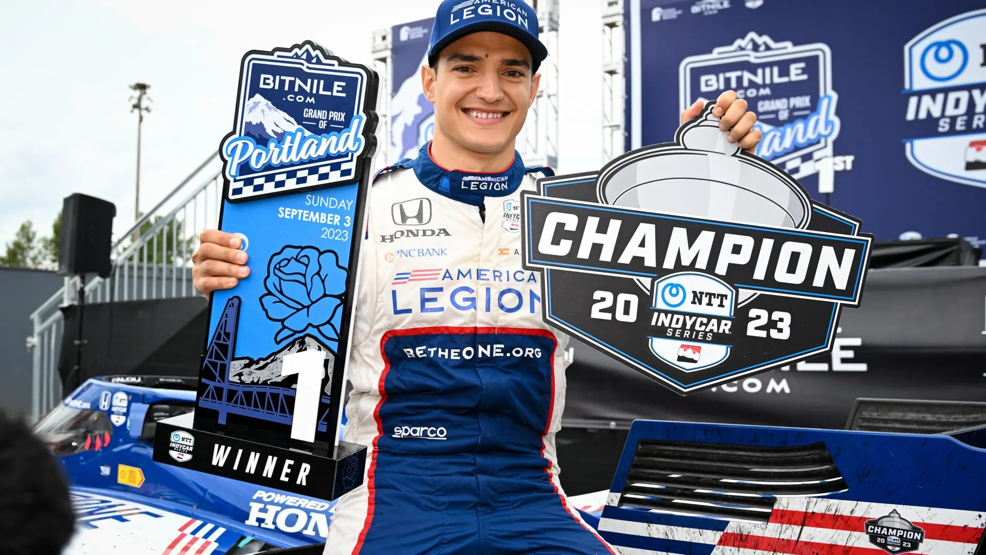 &Aacute;lex Palou tras proclamarse de nuevo campe&oacute;n de la IndyCar