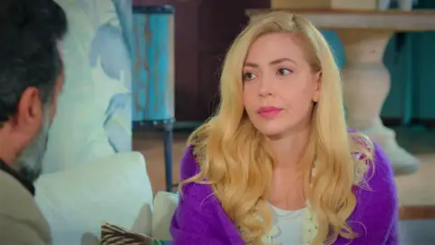 Akif busca refugio en Nebahat y le pide que lo readmita en el club, ¿recuperará el empresario su trabajo? Akif busca refugio en Nebahat y le pide que lo readmita en el club, ¿recuperará el empresario su trabajo?