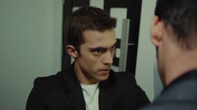 Yigit amenaza al amigo de Lila… ¿se estará enamorando realmente de ella? 