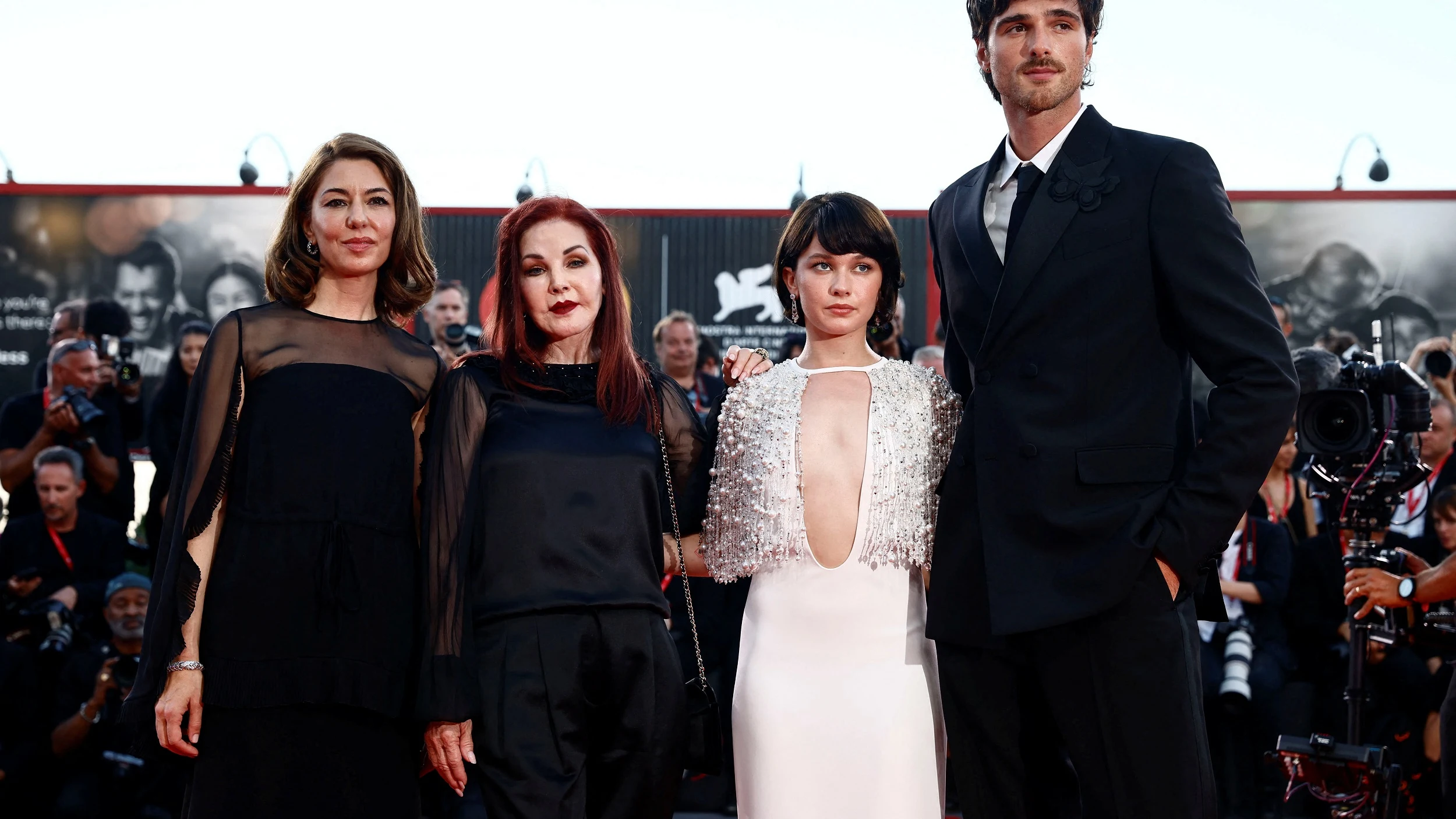 Sofia Coppola, Priscilla Presley, Cailee Spaeny y Jacob Elordi en el Festival de Venecia