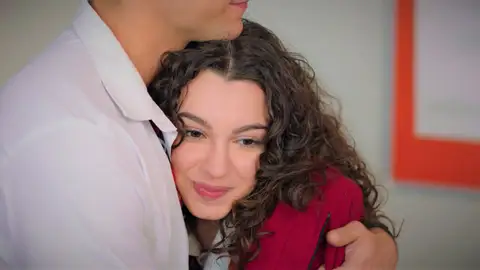 ¡Doruk le regala a Asiye un abrigo nuevo para hacer las paces! ¡Doruk le regala a Asiye un abrigo nuevo para hacer las paces!