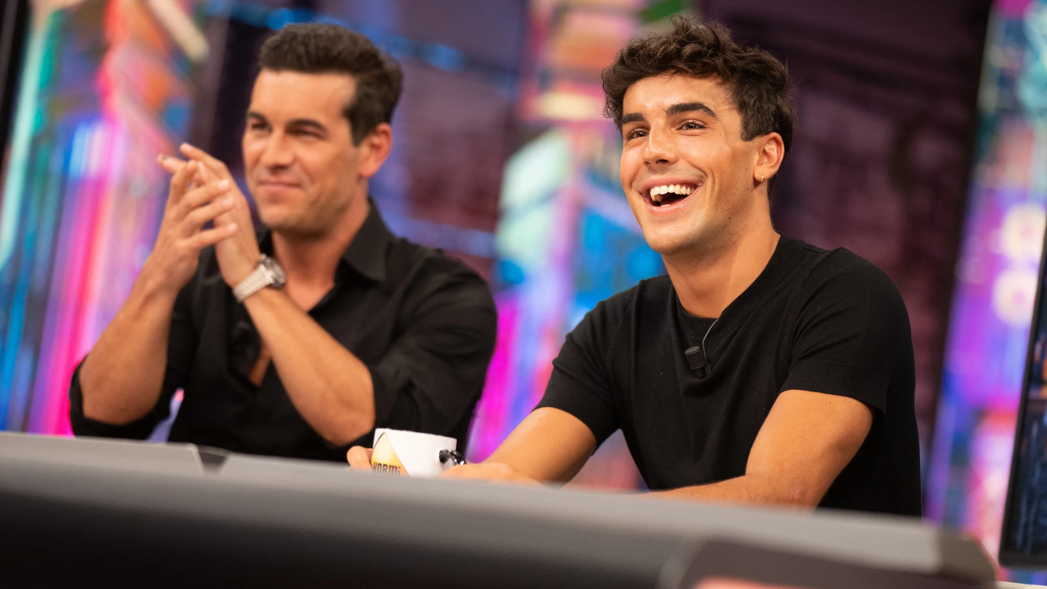 Mario Casas revela cómo ha sido dirigir a su hermano Óscar en las escenas íntimas: "Esto va a ser fuerte, tío" Mario Casas revela cómo ha sido dirigir a su hermano Óscar en las escenas íntimas: "Esto va a ser fuerte, tío"