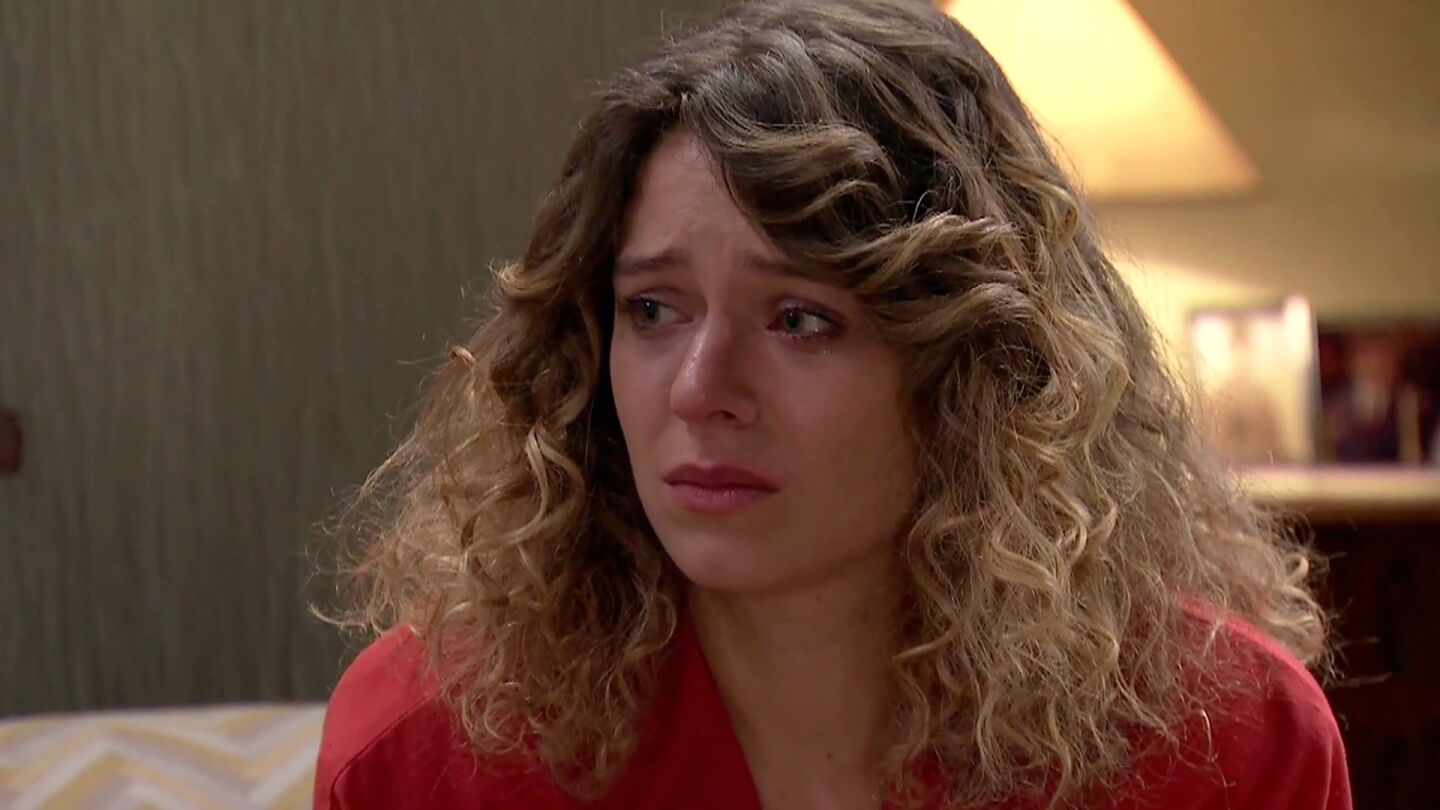 Lola abre su corazón y confiesa toda la verdad a sus padres: “Malena es mi hija”