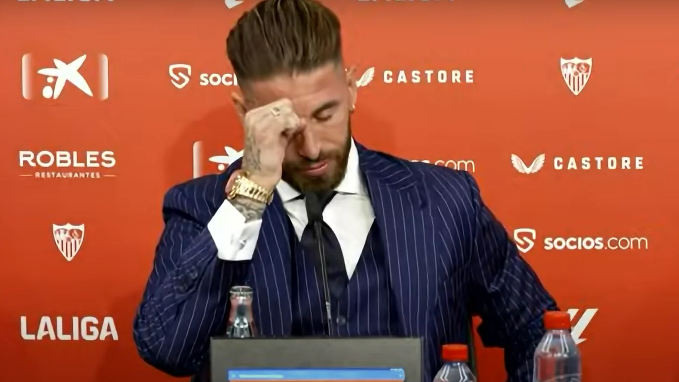 Sergio Ramos se emociona en su presentaci&oacute;n con el Sevilla FC