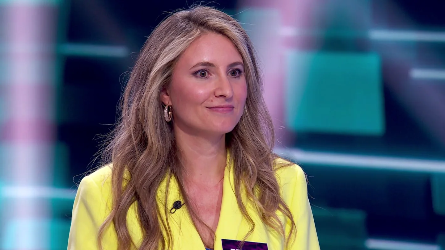 Teresa se la juega retando a la líder… ¡Y se lleva los 5.000 euros del programa! Teresa se la juega retando a la líder… ¡Y se lleva los 5.000 euros del programa!