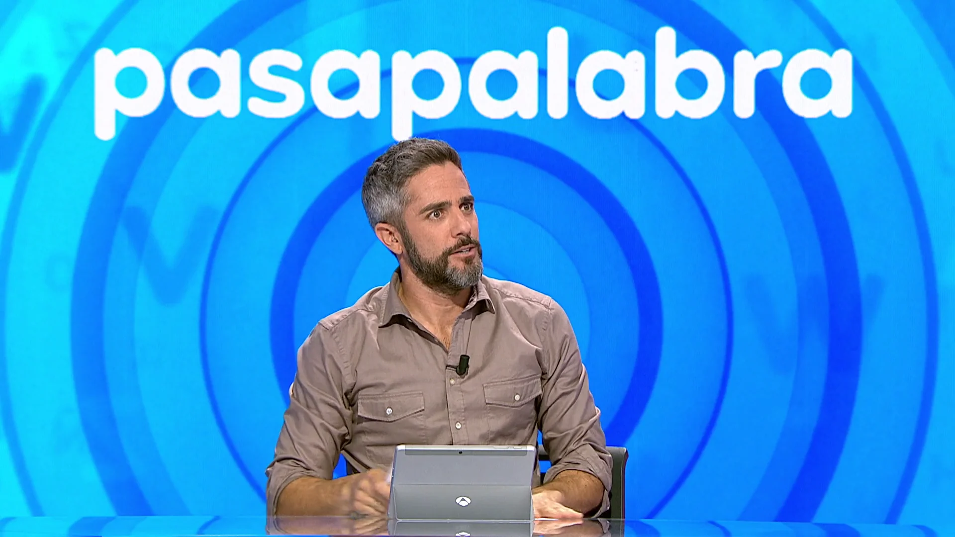 El motivo por el que Roberto Leal felicita a los invitados: “¡Qué alegría me da esto!” El motivo por el que Roberto Leal felicita a los invitados: “¡Qué alegría me da esto!”