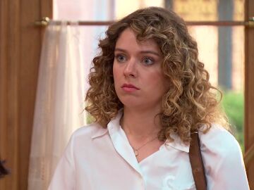 Lola se niega a marcharse unos d&iacute;as a M&aacute;nchester con Luisita y Amelia