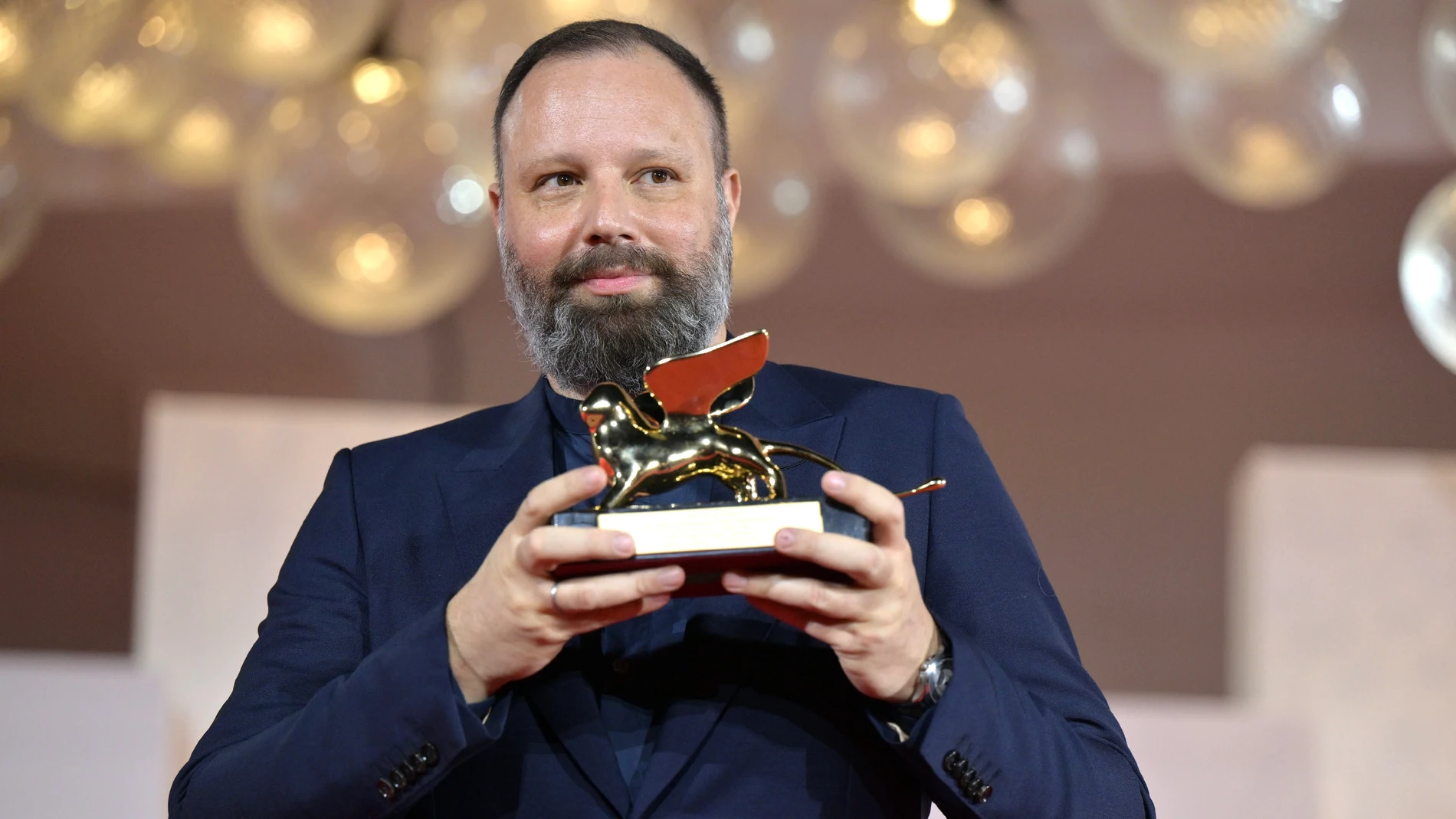 Yorgos Lanthimos, ganador del León de Oro en el Festival de Cine de Venecia 