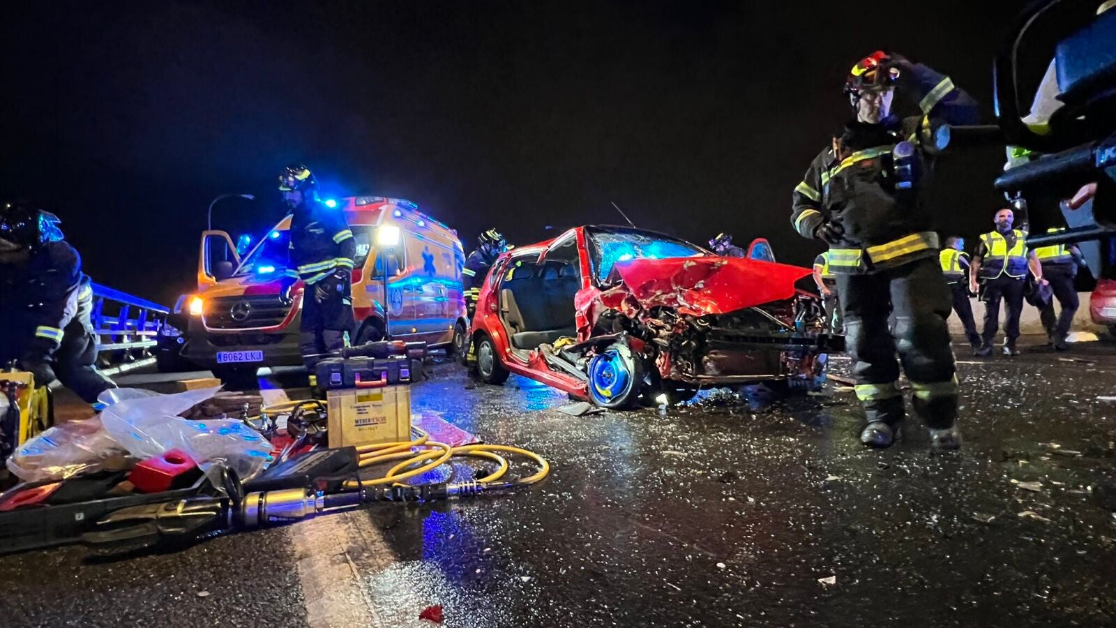 Mueren un padre, su hijo y un amigo en un fatal accidente de coche en Palau-saverdera, Girona