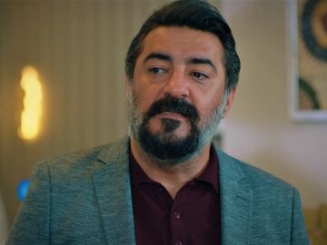 Ahmet descubre que Akif est&aacute; jugando a dos bandas: "Sue&ntilde;as con Nebahat mientras est&aacute;s con Suzan"