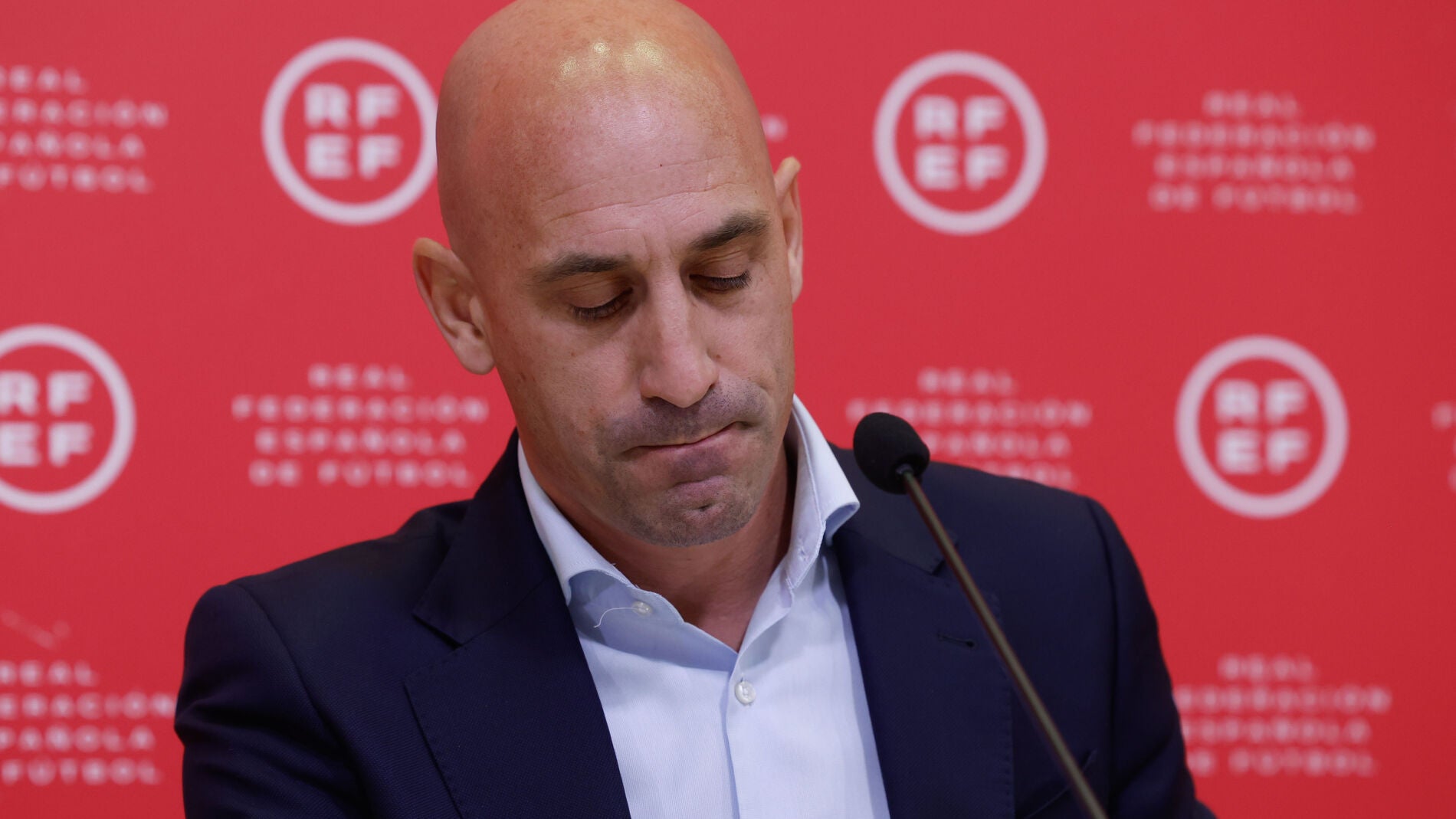 La FIFA Inhabilita Durante 3 Años A Luis Rubiales "por Lo Ocurrido En ...